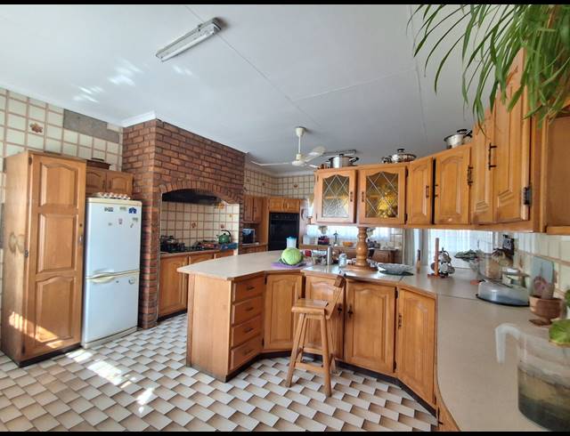 5 BEDROOM HOUSE FOR SALE IN DE DEUR